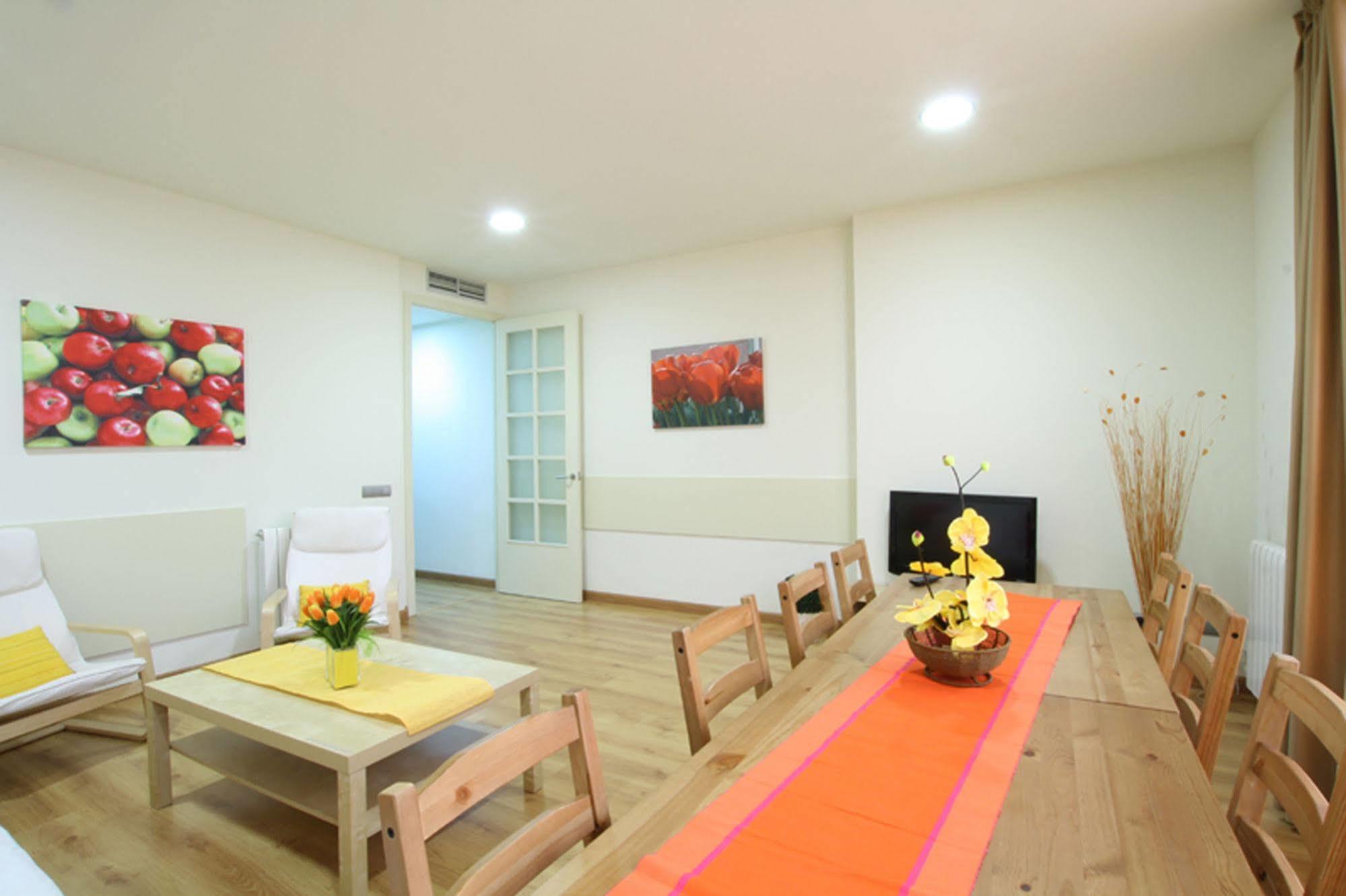 Barcelona Sants Station Apartments Esterno foto