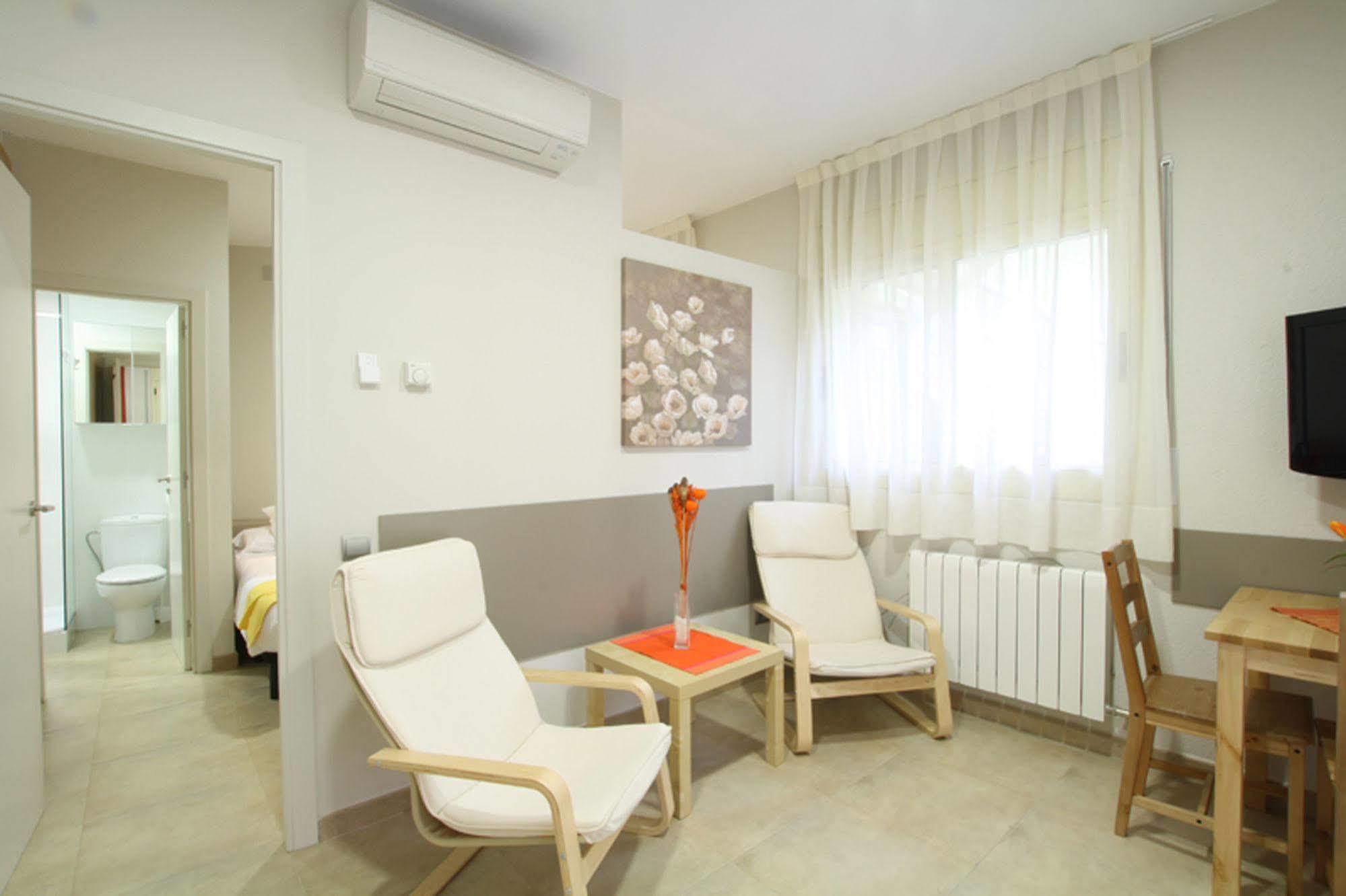 Barcelona Sants Station Apartments Esterno foto